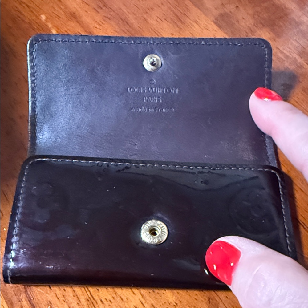 Louis Vuitton Amarante Vernis Key Holder - Picture 11 of 12